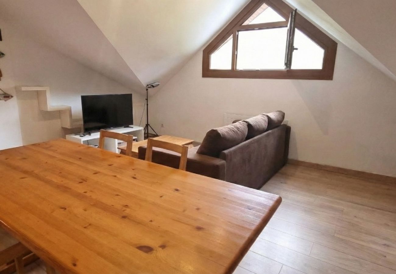 Apartment in Incles - 030341